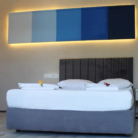 Grand Juno Beach Hotel
